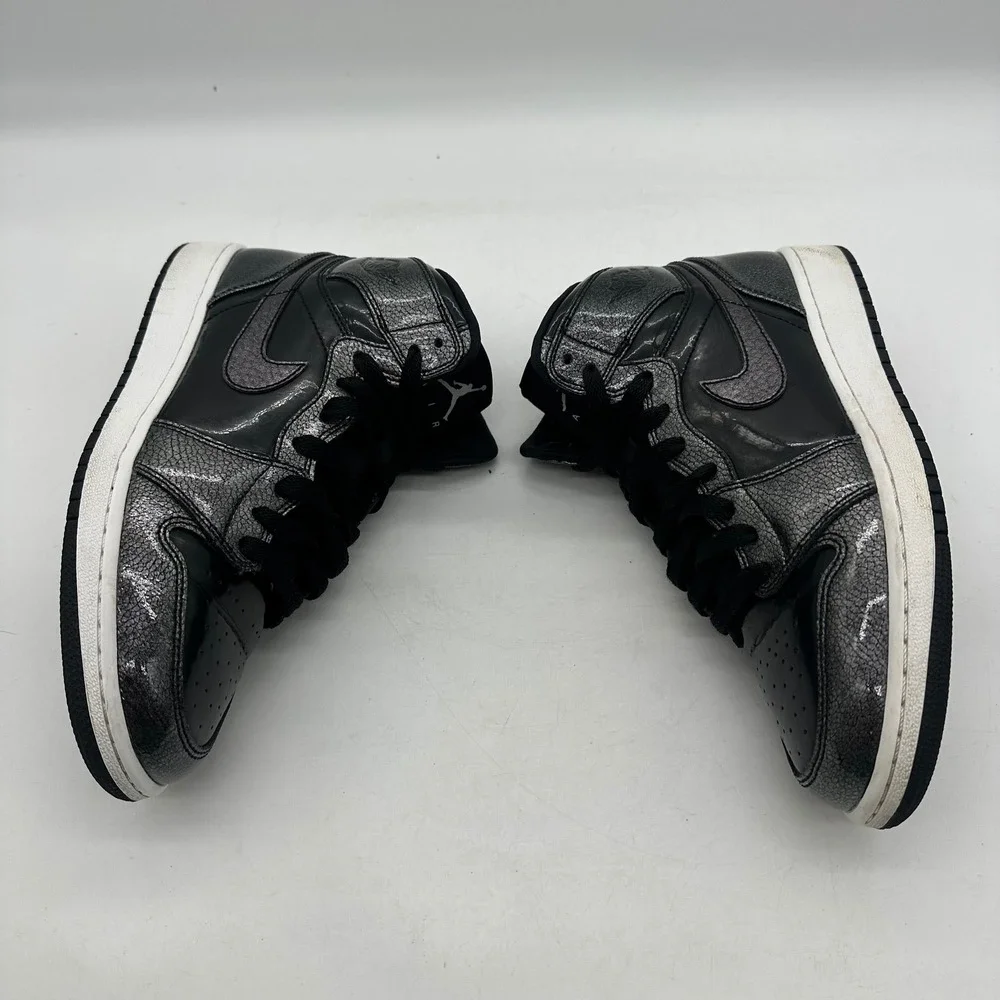 Nike 705300-017 Youth Size 6.5Y Air Jordan 1 Retro High GS Black Patent Shoes